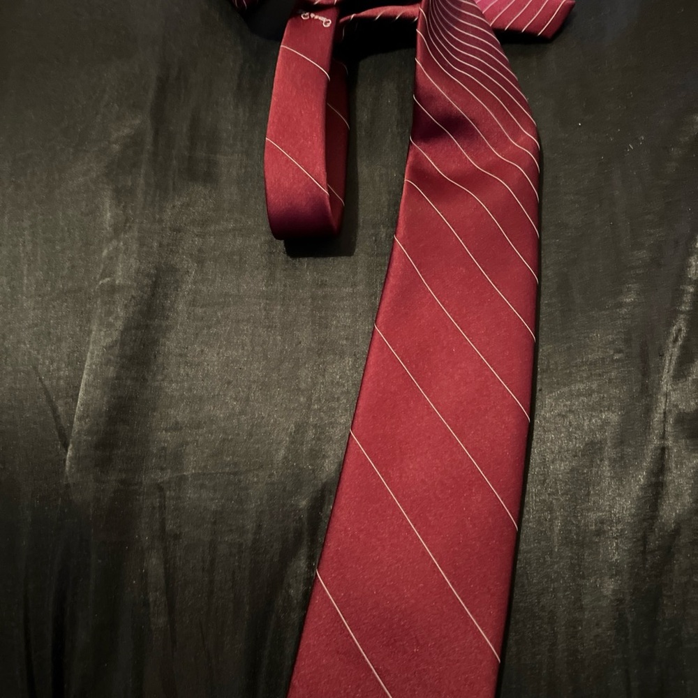 Oscar de la Renta Burgundy and White Striped Tie